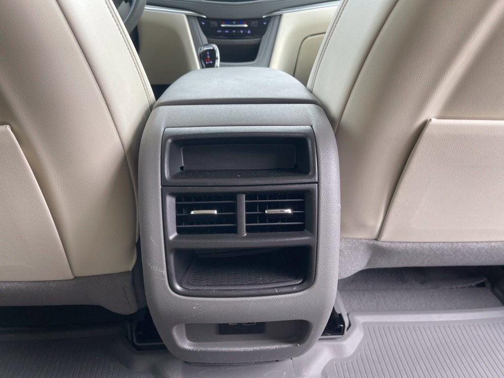 2022 Cadillac XT5 FWD Premium Luxury