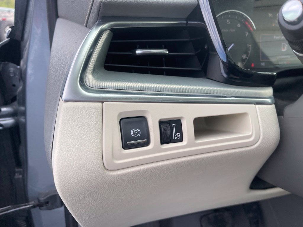 2022 Cadillac XT5 FWD Premium Luxury