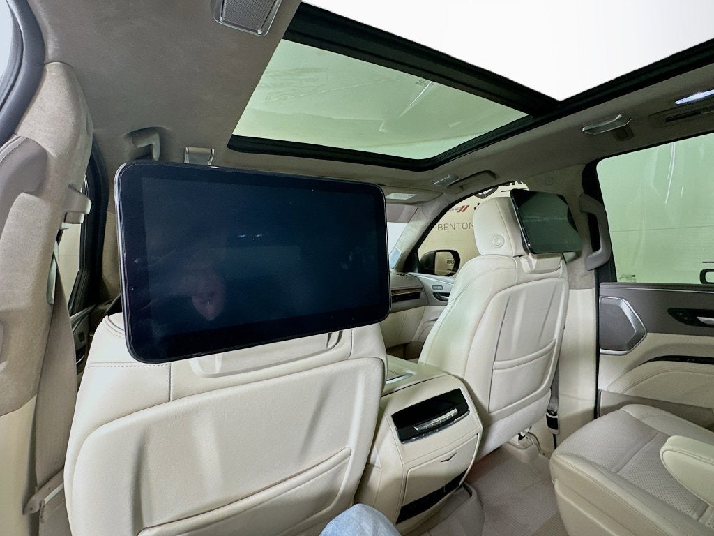 2023 Cadillac Escalade 4WD Sport Platinum