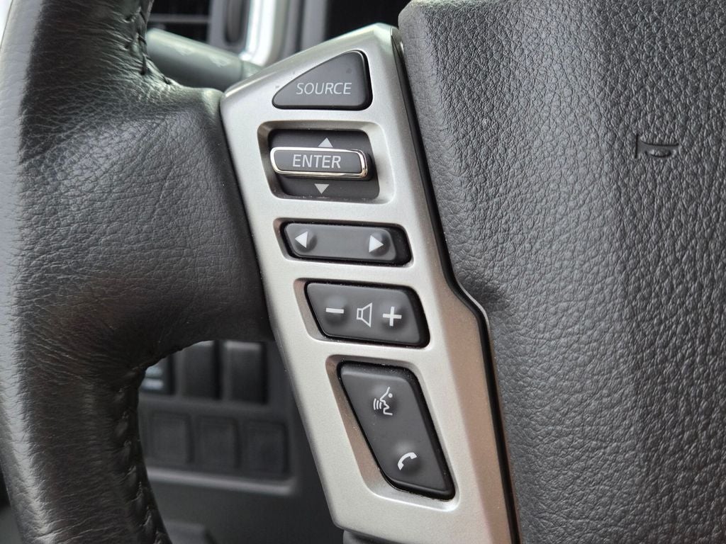 2024 Nissan TITAN Crew Cab SV 4x2