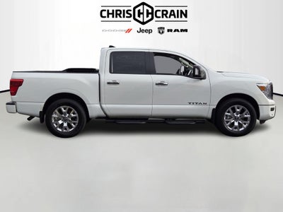 2024 Nissan TITAN Crew Cab SV 4x2