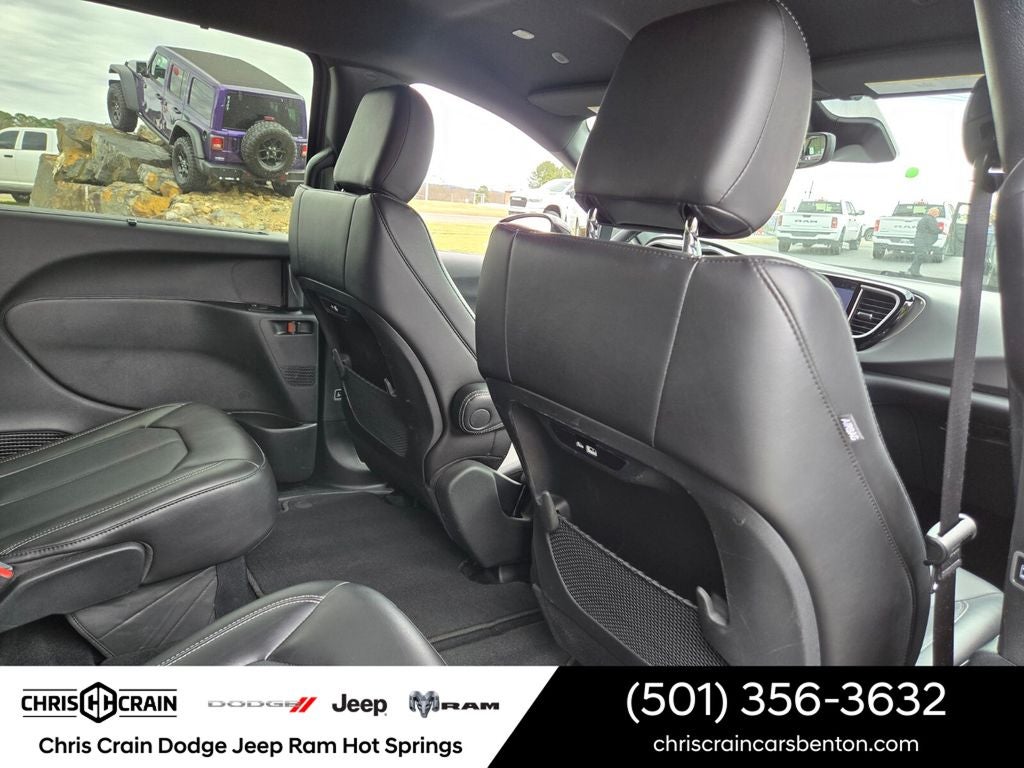 2025 Chrysler Pacifica Select