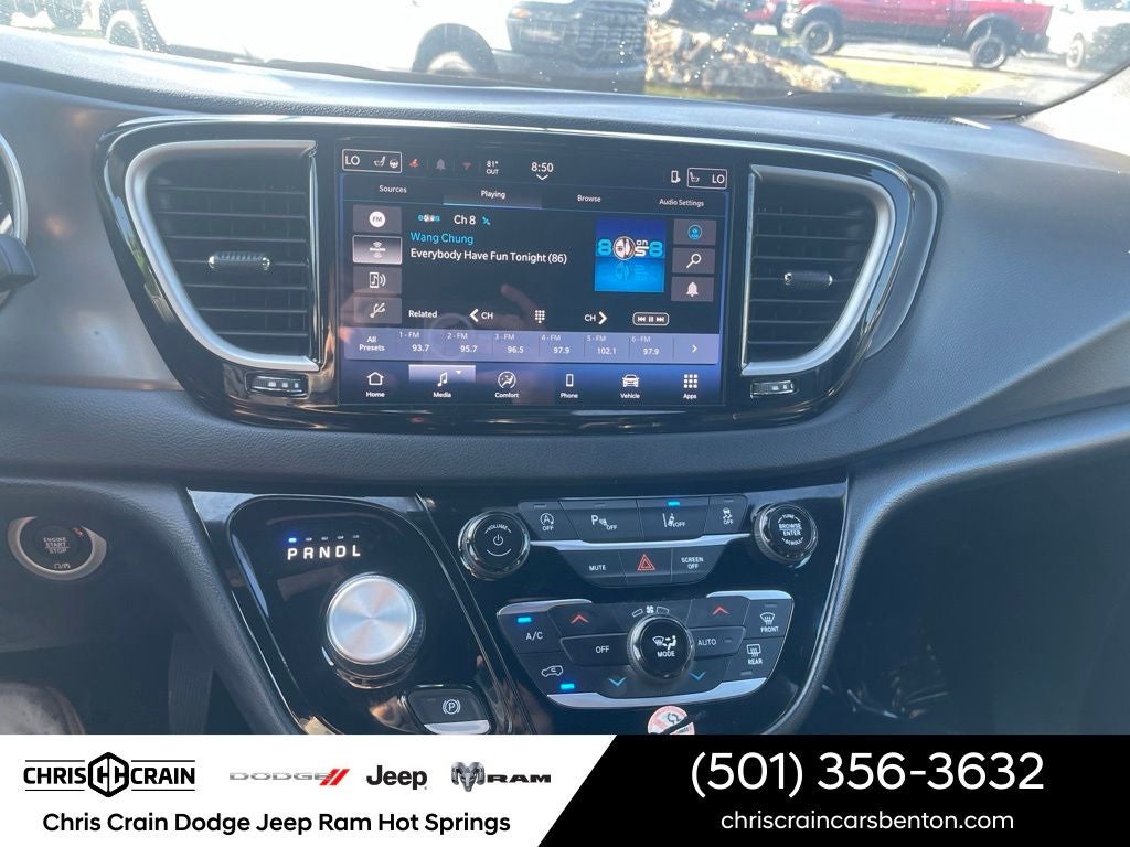 2025 Chrysler Pacifica Select