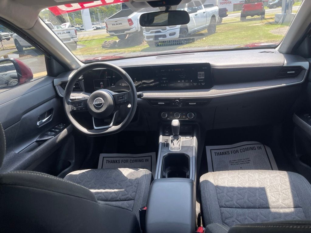 2025 Nissan Kicks SV FWD