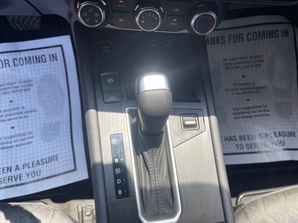 2025 Nissan Kicks SV FWD