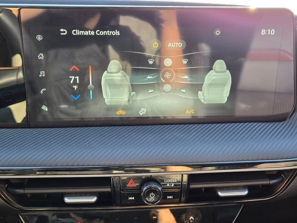 2025 Nissan Kicks SR FWD