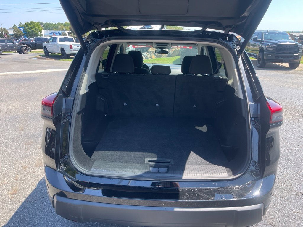 2025 Nissan Rogue SV FWD