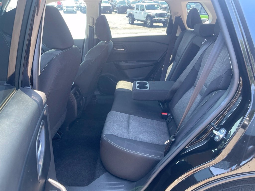 2025 Nissan Rogue SV FWD