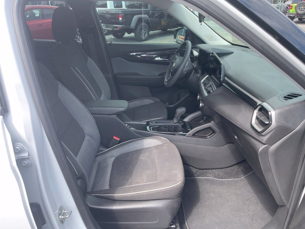 2025 Chevrolet Trailblazer FWD LS