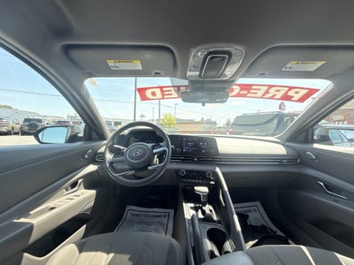 2022 Hyundai ELANTRA SEL