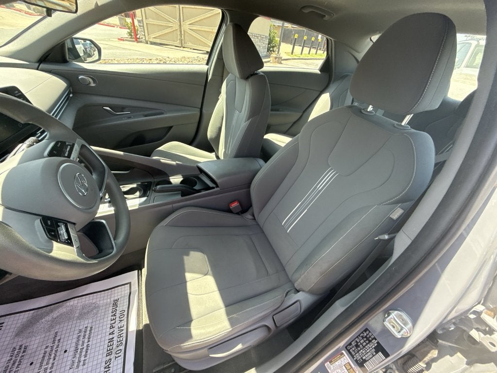 2022 Hyundai ELANTRA SEL