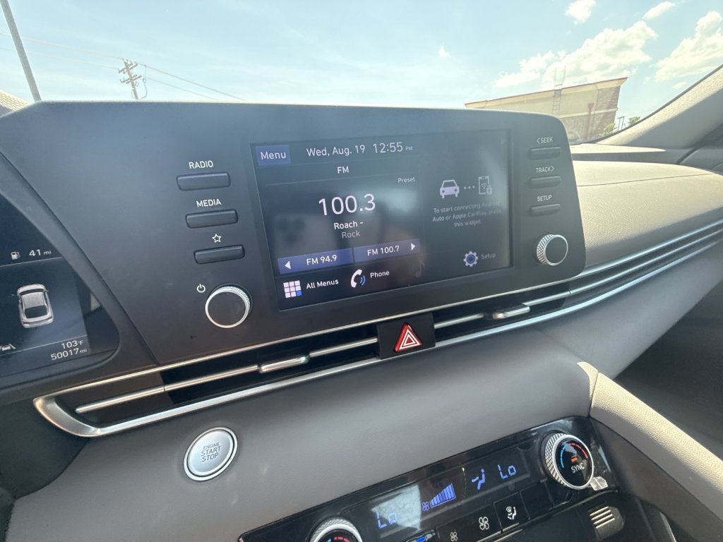 2022 Hyundai ELANTRA SEL