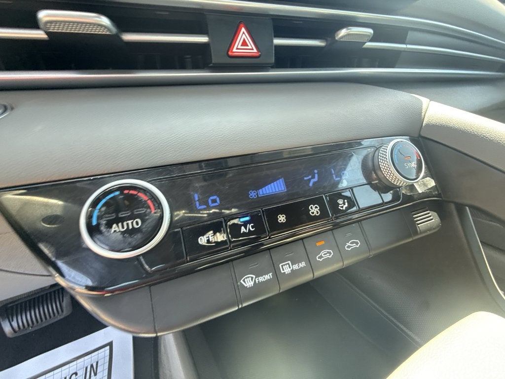 2022 Hyundai ELANTRA SEL