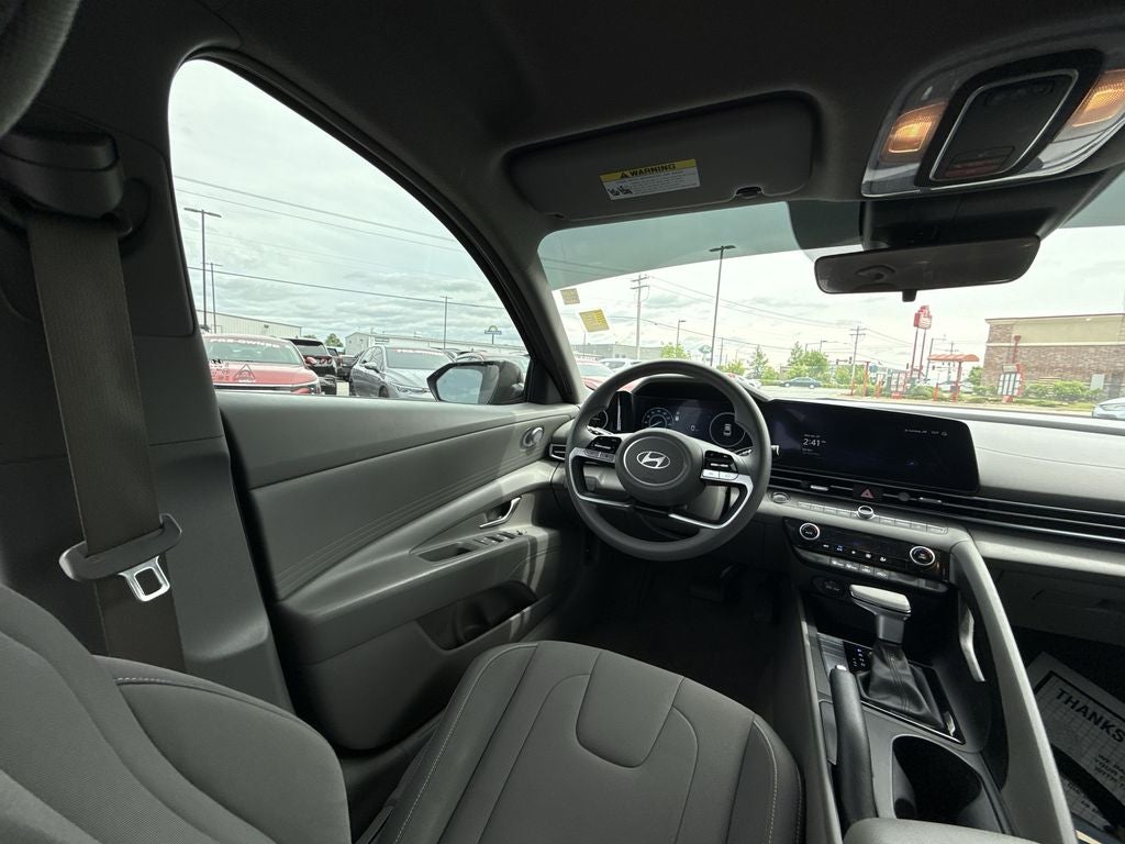 2024 Hyundai ELANTRA SEL