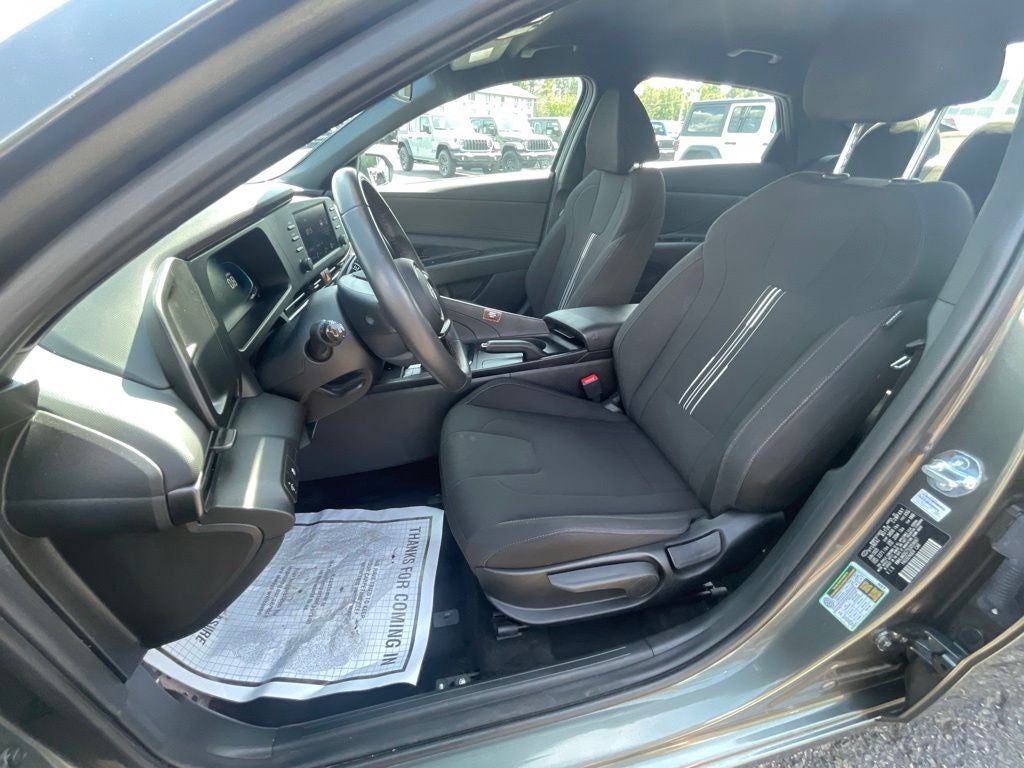 2025 Hyundai ELANTRA SEL Sport