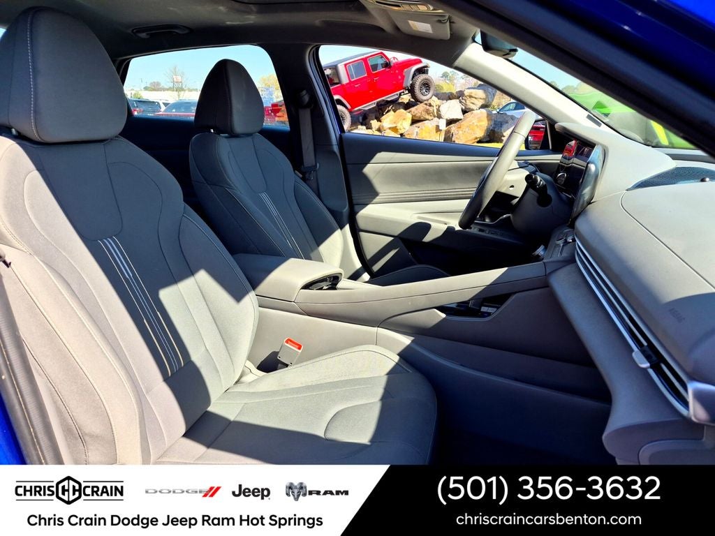 2025 Hyundai ELANTRA SEL Convenience