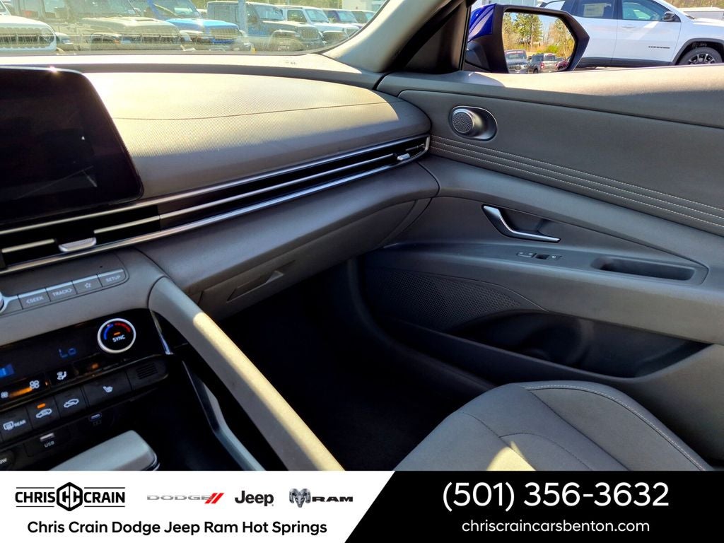 2025 Hyundai ELANTRA SEL Convenience