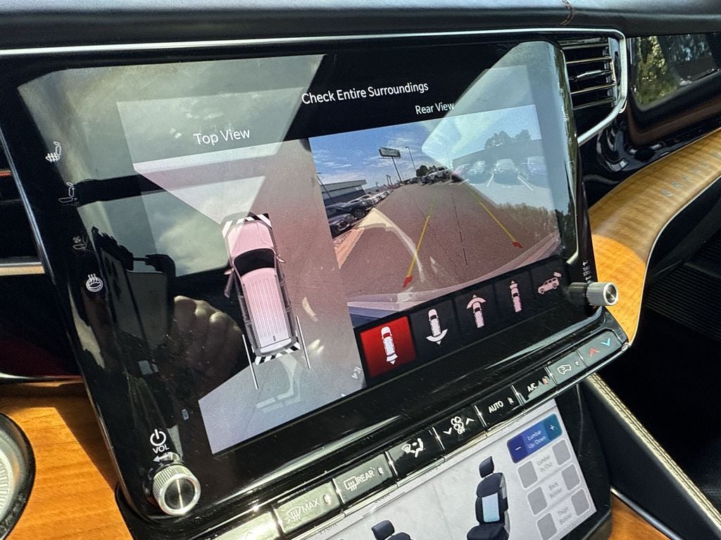 2022 Jeep Grand Wagoneer Series III