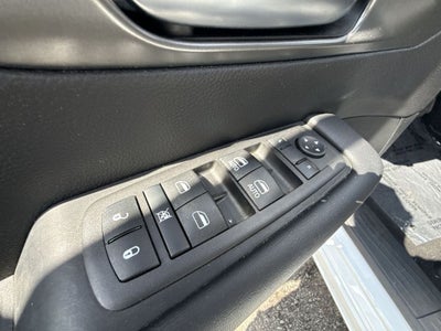 2025 Chrysler Voyager LX