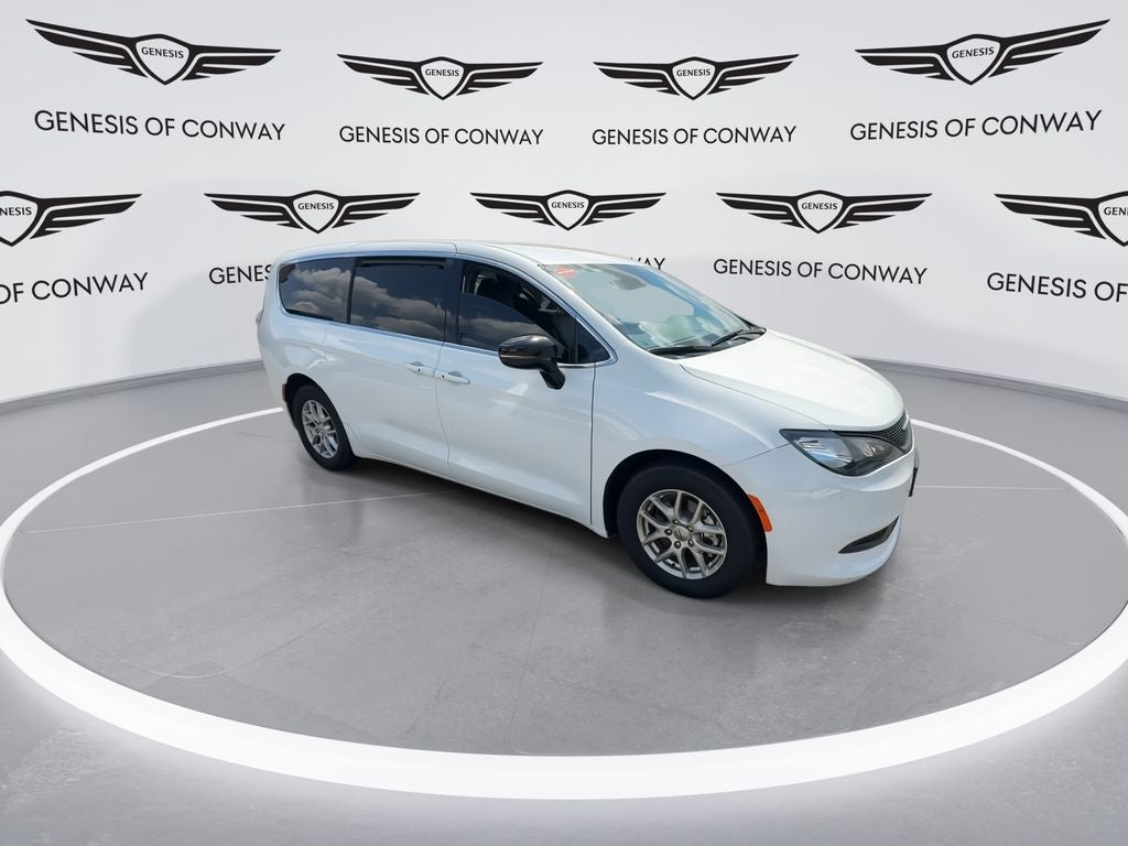 2025 Chrysler Voyager LX