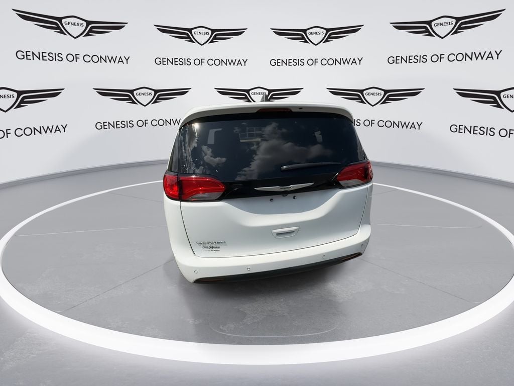 2025 Chrysler Voyager LX