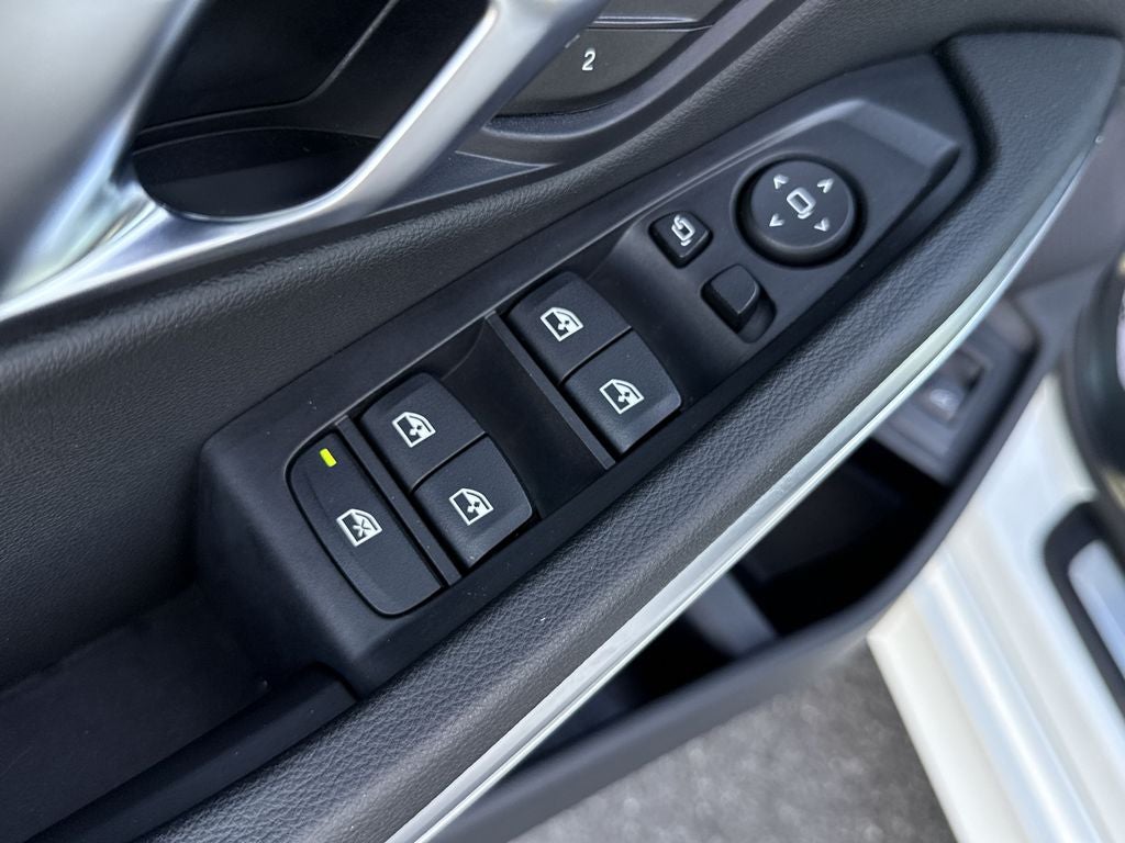 2025 BMW 3 Series 330i