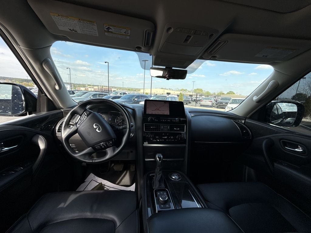 2024 INFINITI QX80 LUXE