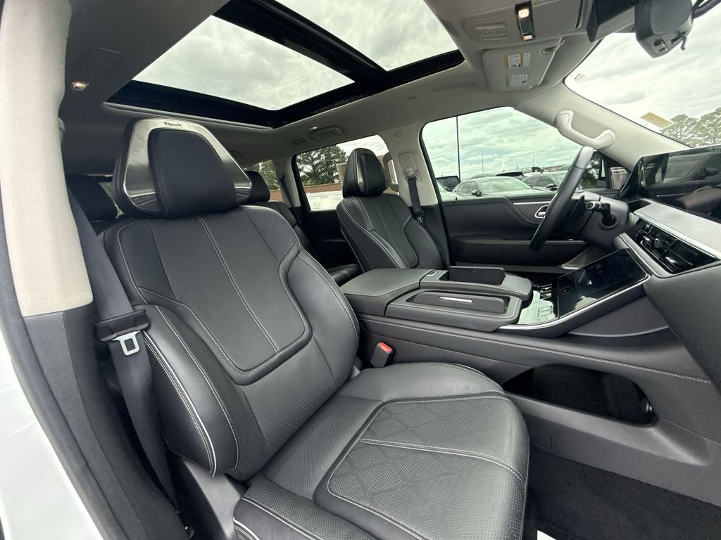 2025 INFINITI QX80 SENSORY