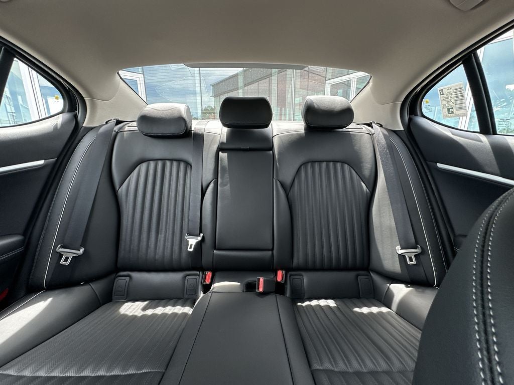 2026 Genesis G70 2.5T Prestige