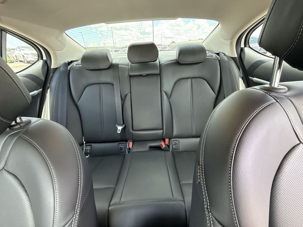 2025 Genesis G70 2.5T