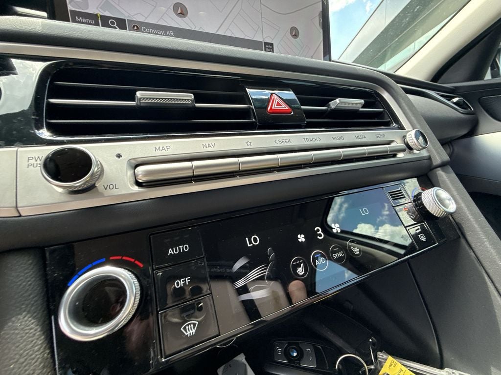 2025 Genesis G70 2.5T