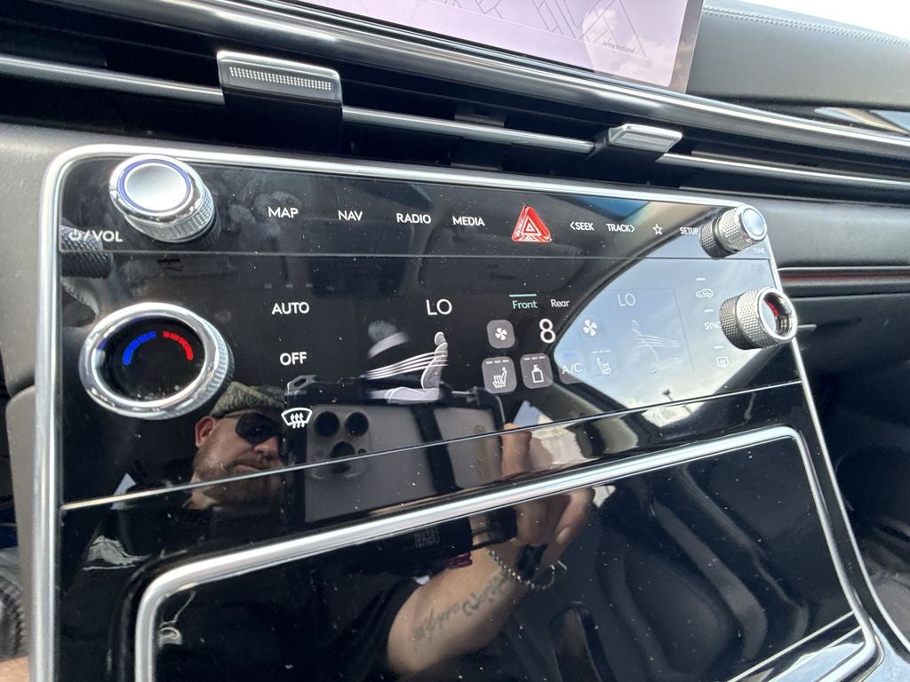 2025 Genesis GV80 2.5T
