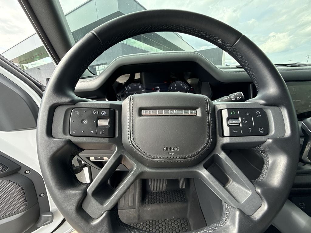 2024 Land Rover Defender 110 X-Dynamic SE