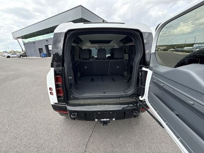 2024 Land Rover Defender 110 X-Dynamic SE